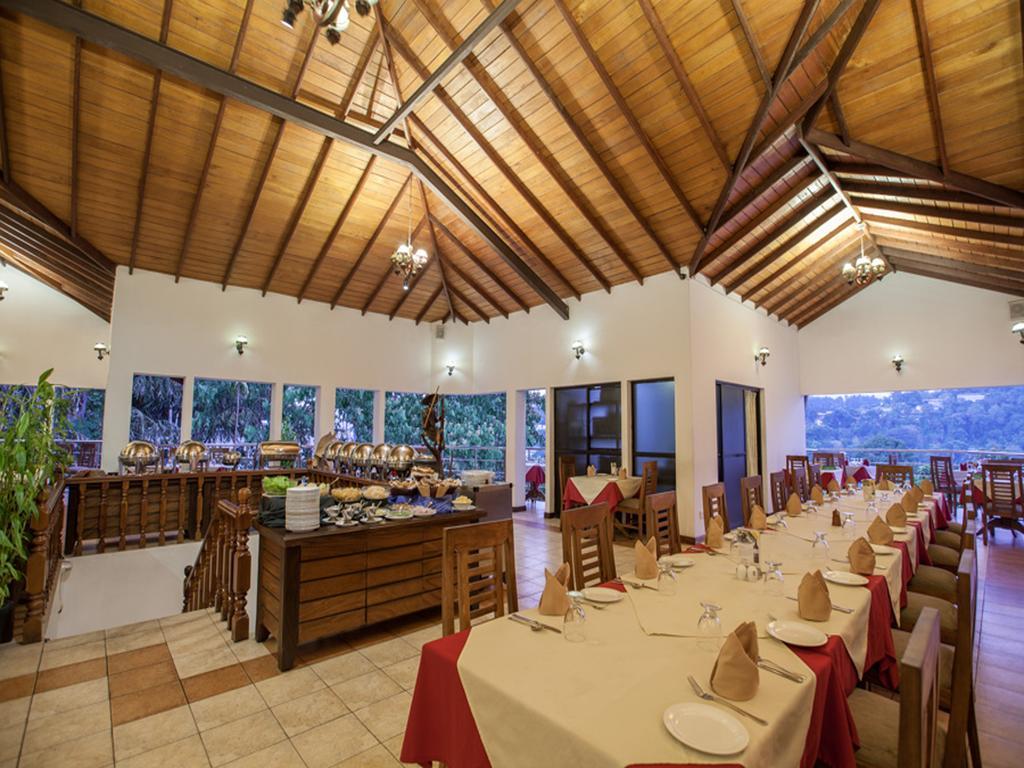 Senani Hotel Канді Екстер'єр фото
