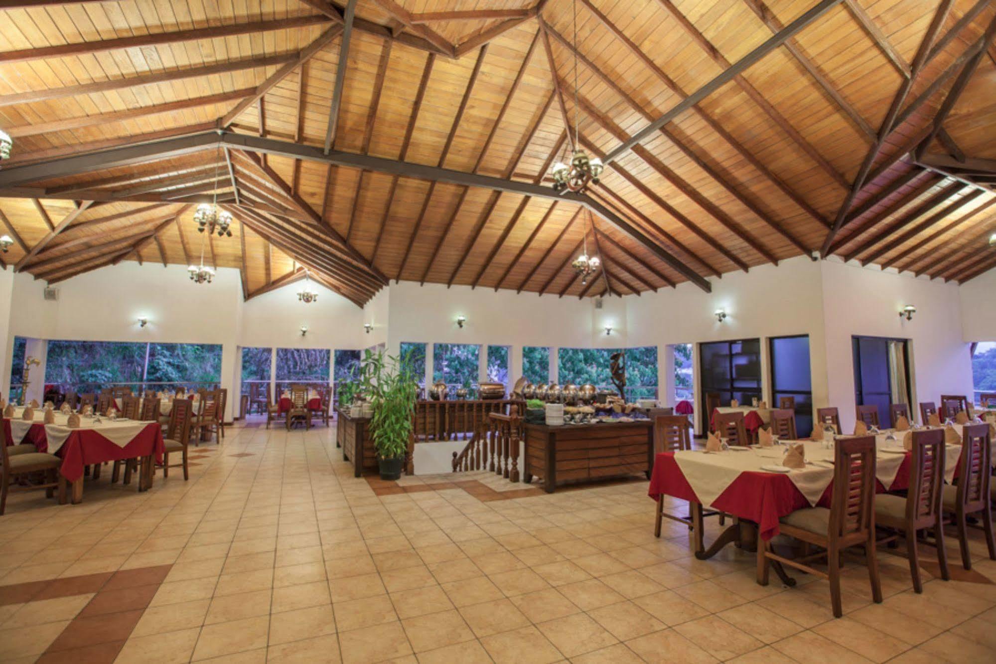 Senani Hotel Канді Екстер'єр фото